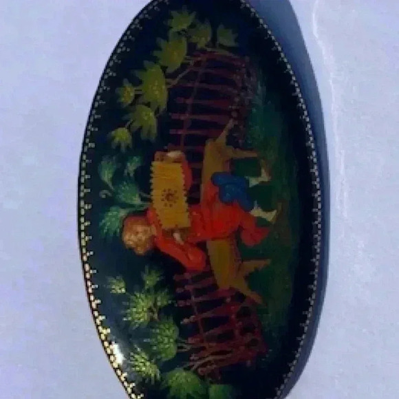 Vintage Russian Palekh Lacquer Brooch Pin Hand Painted Folk Art - Picture 4 of 7